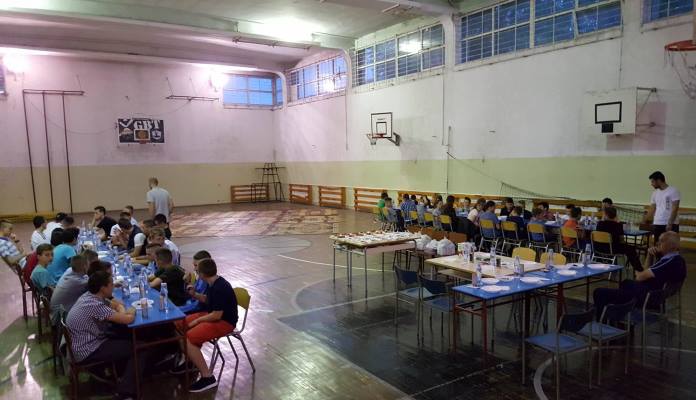 Košarkaški klub “Vukovi” organizovao iftar za svoje članove