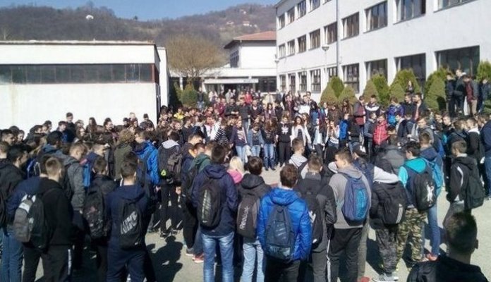 Učenici danas u Travniku na protestu protiv “dvije škole pod jednim krovom”