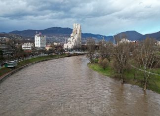 Grad Zenica Rijeka Bosna U Porastu