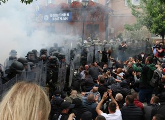 AA Kosovo Zvecan Demonstracije