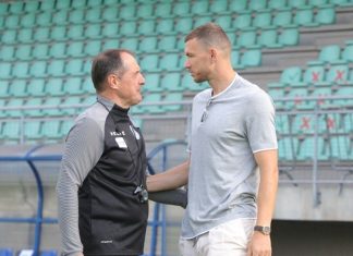 Džeko I Trener Hadžibegić (2)