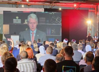 Bill Clinton Video Obraćanje Povodom 20 Godina Postojanja Memorijalnog Centra Potočari