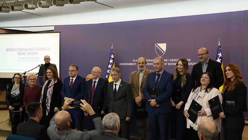 Urucene Federalne Nagrade Za Devet Naucnika Povodom Dana Nauke U Federaciji BiH Foto