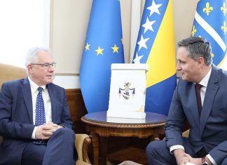 Dr. Bećirović Razgovarao S Ambasadorom SAD A U BiH Majklom Marfijem Foto