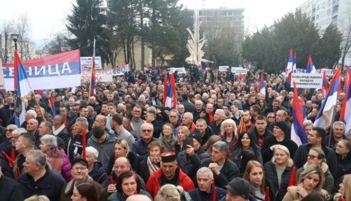 Miting Podrške Miloradu Dodiku