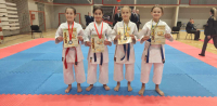 Karate klub "Perfekt" Zenica na turnirima u Vogošći i Mostaru osvojili 20 medalja